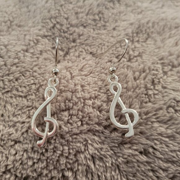 Treble Clef #1 Womens Earrings One Pair Music Silver Tone Alloy Band E99E - Picture 1 of 3